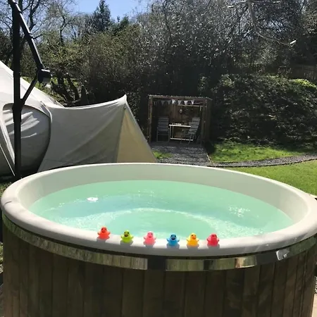 Luxussátor Alum House Littlebeck Glamping