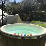 Luxussátor Alum House Littlebeck Glamping